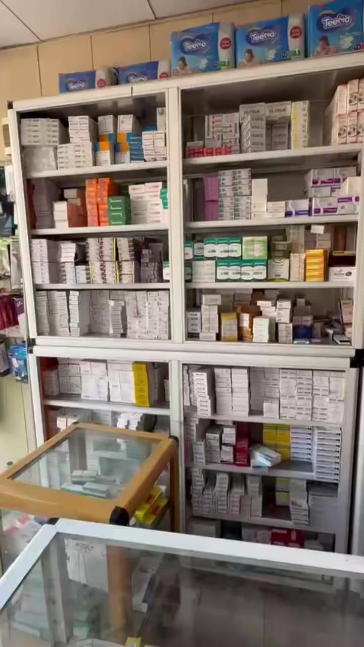 سلام عليكم
عارضات صيدلية كامله ونضيفه جدا للبيع مستعجل على بيعتهم مكاني بغداد مدينة صدر ***********
