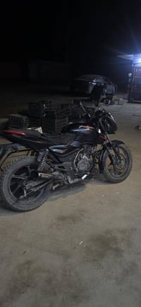 بولسر نيون 150cc • مرقمه باسمي • قرب جزيرة بغداد السياحية