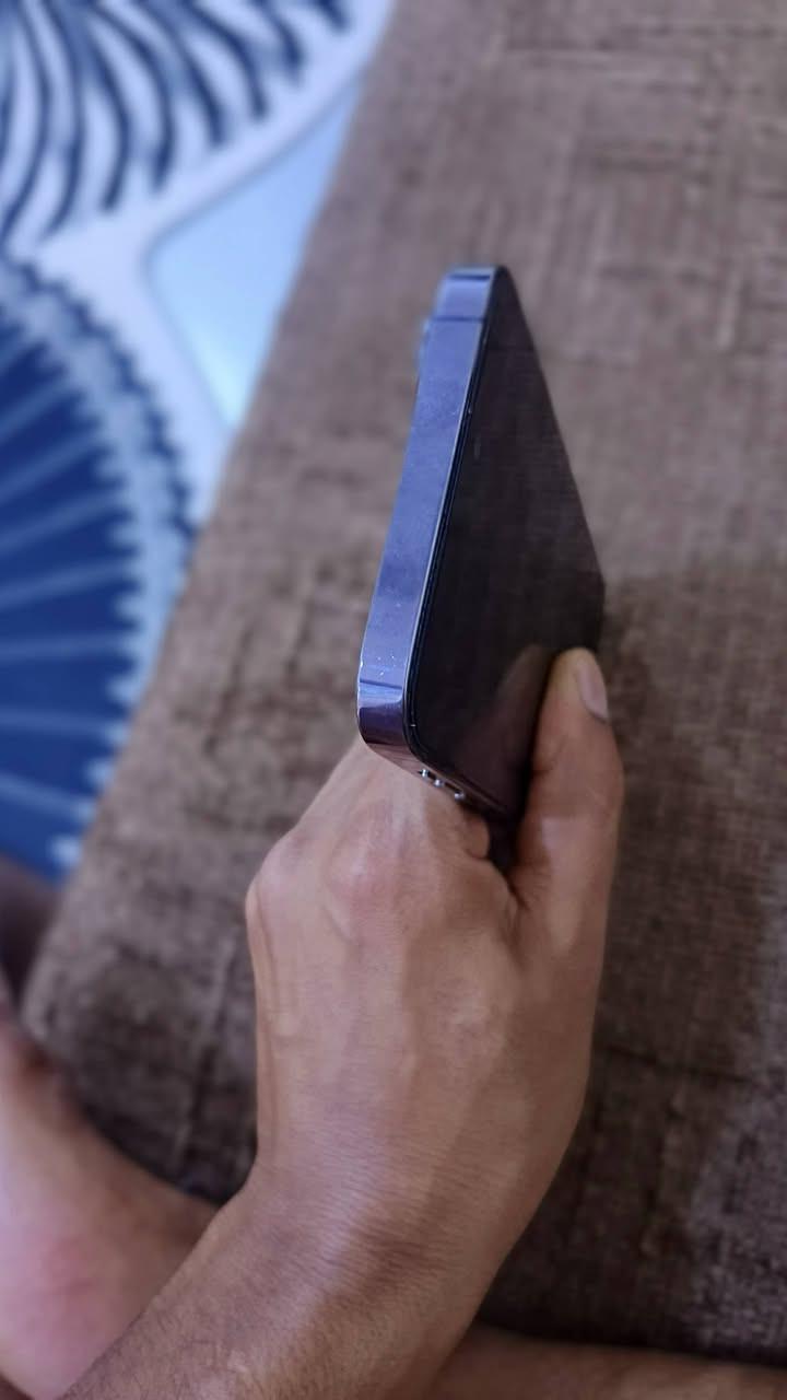 سلام عليكم  14برو ماكس جهاز نظيف طك كارتونه ع ايدي مابدل بي شي شرط الفحص ستخدام قليل كلش سعر ٩٠٠ *********** مكاني زعفرانية
