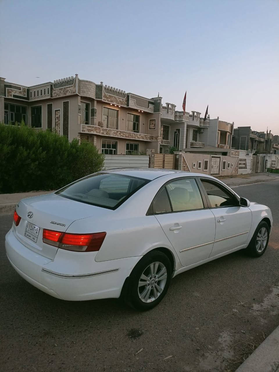 سلام عليكم للبيع سوناتا 2009 مكينه 2400 مكفوله من الصبغ  او الضربه والتبديل السياره جاهزه كير محرك تبريد صدر كهربائيات كلها جاهزه مابيها اي نقص السعر 120 مكاني بغداد المحموديه ***********
