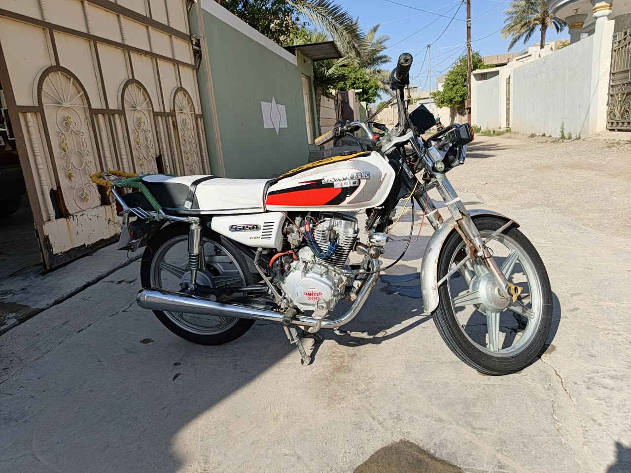 للبيع جني عدل مكينة 200
موديل 2019
السعر 400وبي مجال
 المكان منصورية الجبل 
***********
