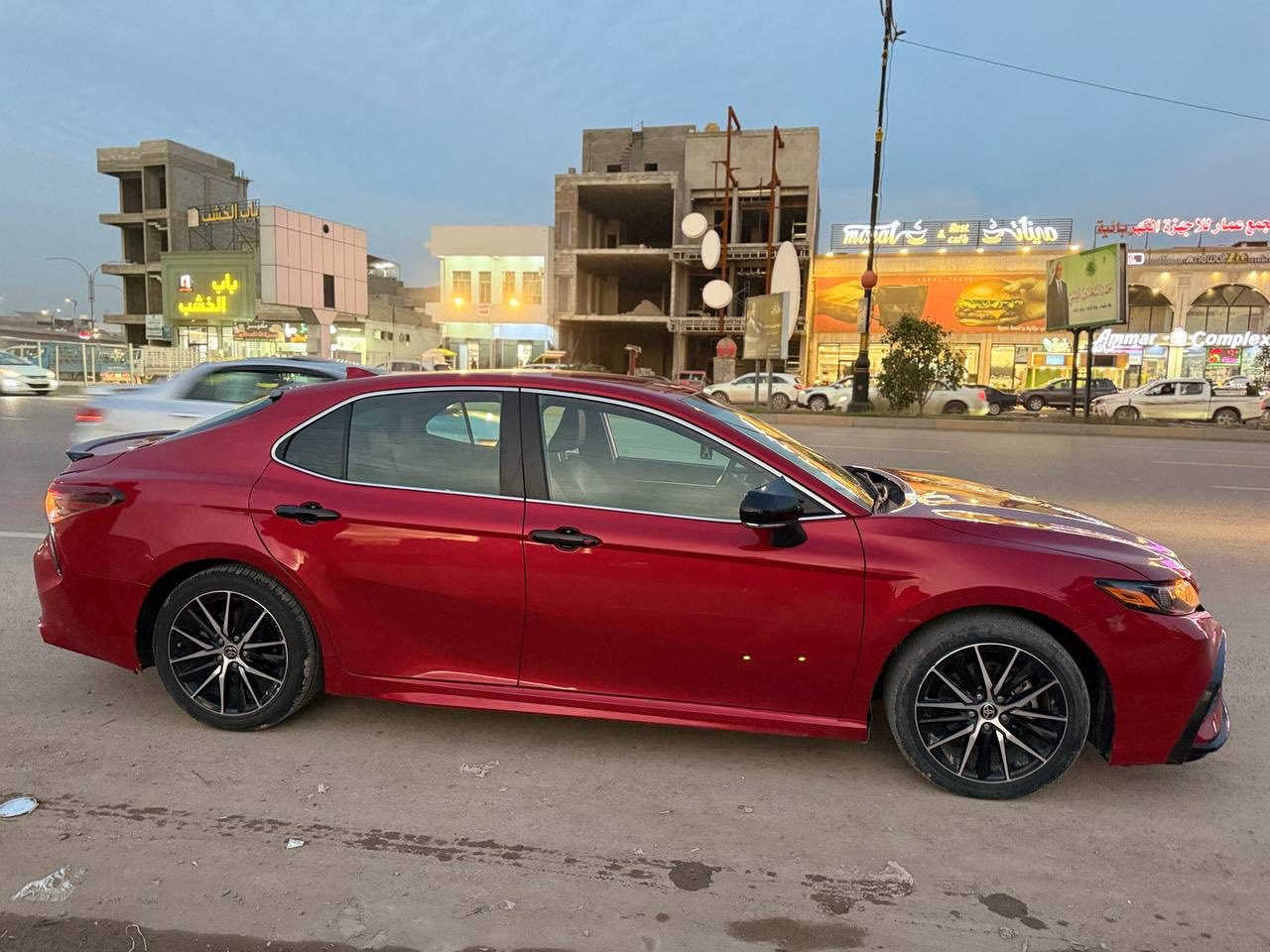 السلام عليكم اخوان كامري 2023 se فول عده الفتحه مرقم أربيل ضررها خلفي الجنطه وجاملاقات الخلفيه بدون ايرباك البابتين جهت السايق بس صبغ السياره فول مواصفات تدفئه تبريد كشنات رادار امامي توقف ذاتي وضعيات حفض المسارات قياده ذاتيه وبعد مواصفات الكامري المعروفه السعر175وبيها مجال ***********وبيكم خير وتدللون
