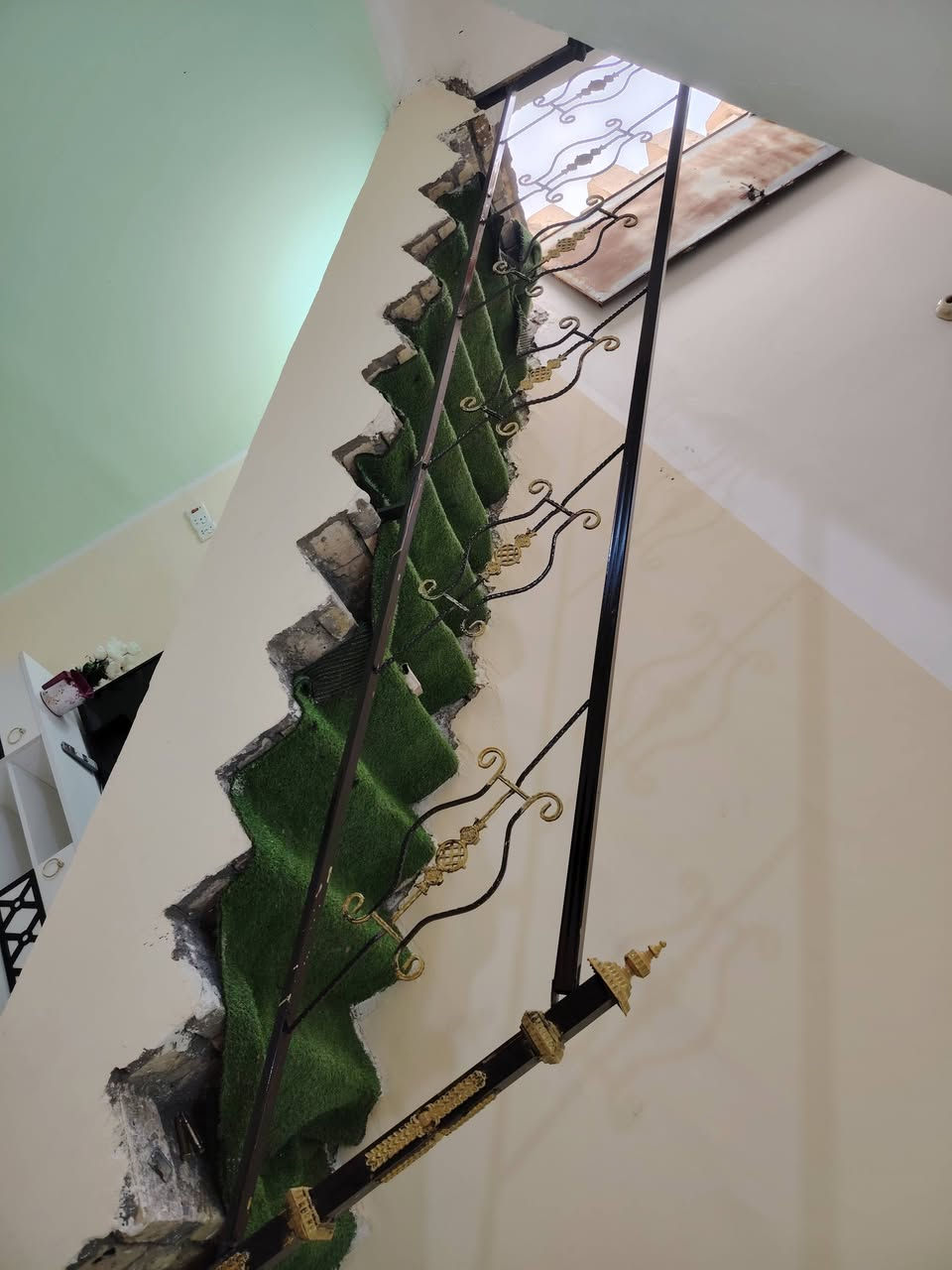 سلام عليكم  
عمل سقايف الكيسبان  و محجرات ول البيبان ول كرفانات وسقف الاسطح بل سندويج بنل عمل درجه أوله *********** للتواصل موجود وتساب
