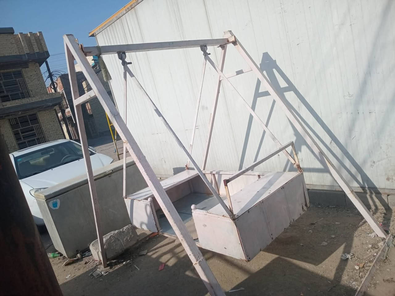 سلام عليكم مراجيح للبيع ورقم الهاتف ***********
