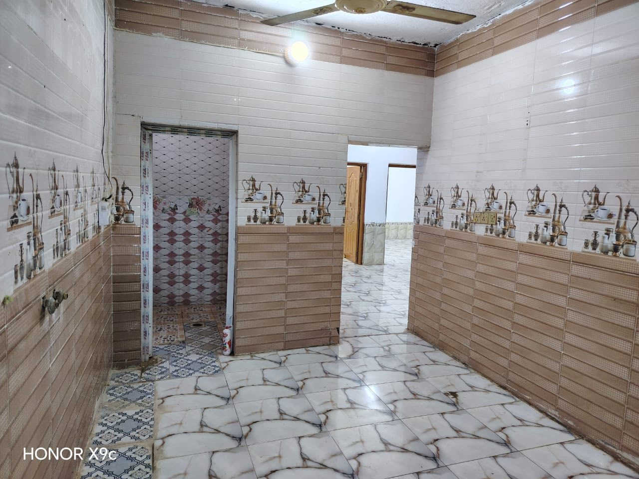 السلام عليكم دار زراعي 150م بسديناويه قرب الدله غرفتين وصاله وستقبال ومطبخ وحمامات
متوفره جميع الخدمات كهرباء ماي مجاري انترنيت 
السعر 62 وبي مجال قليل
***********
