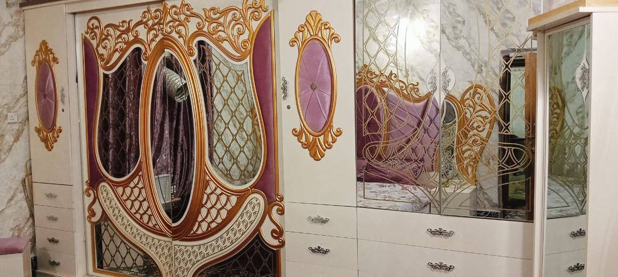 سلام عليكم ورحمة الله
غرفة الشكل التركي الجديد 

9 قطع 

كلش نضيفة ومرتبة

فقط بيها سرج لباب مال كنتور واحد منهم ثگيل يتصلح كلش بسيط

سعرها 650


**إذا كنت صاحب هذا الإعلان وتريد حذفه لأي سبب، رجاءا أرسل رسالة إلى الدعم الفني**