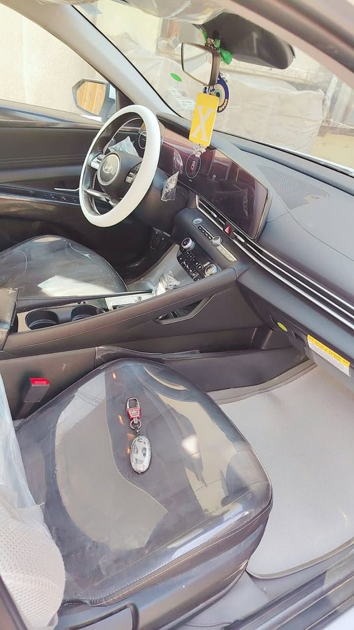السلام عليكم النترا امريكي ٢٠٢٤ حادث مرفق بالصور بنيد بس وراجع نفسه وضربه بالباب الخلفي ما مصحله ماشيه ٣٥ الف ميل السعر ١٥٩ وبيها مجال بسيط حك الجيه
مكاني بغداد المدينه
***********
