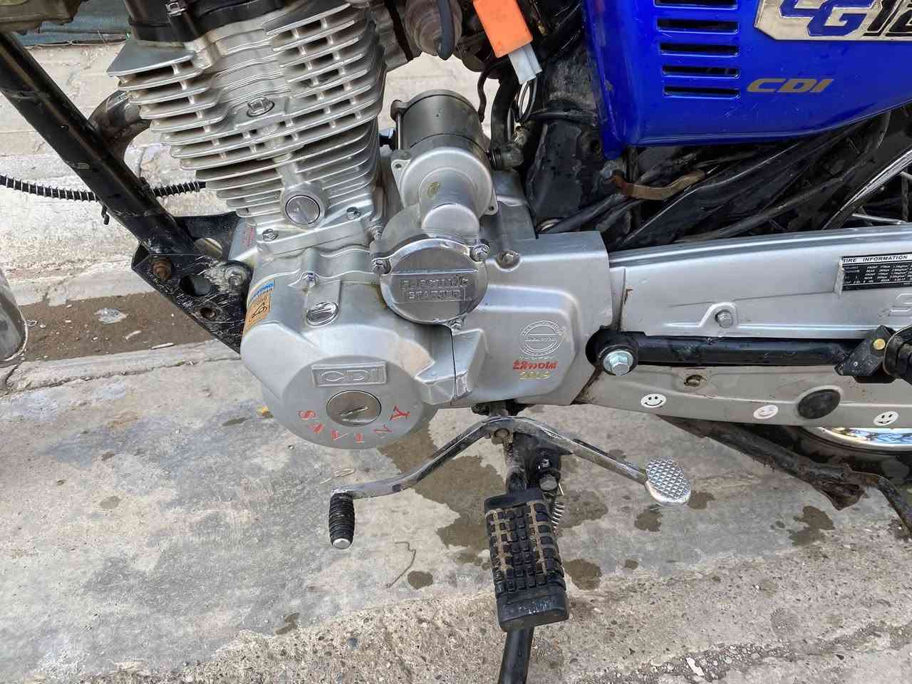 سلام عليكم دراجه للبيع موديل 2019 محرك لاصرف ولا بخار مامفتوح سلف شغال صالنصه كاتم كهربئيات كلها شغاله *********** مكاني كركوك
