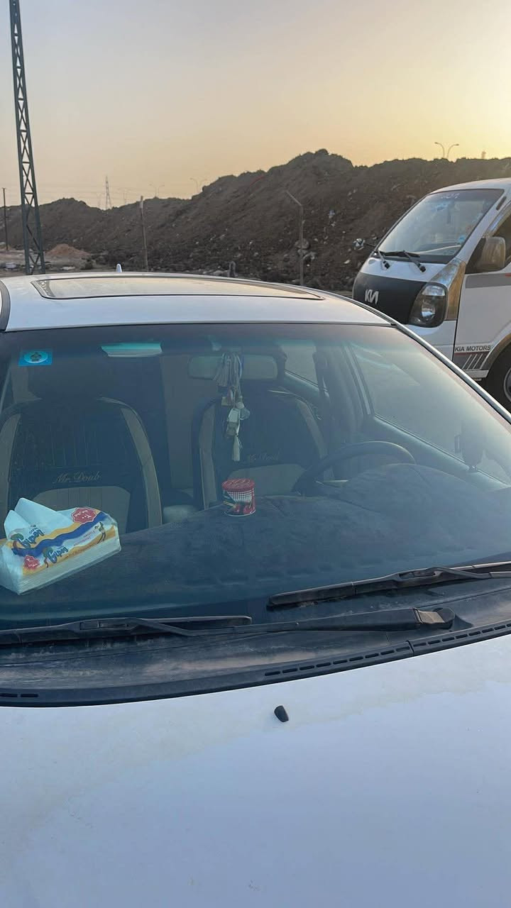 السلام عليكم بيوايدي 2012 كفاله  السياره بسمنه مكلف بل نشر ‭0785 246 1432‬
