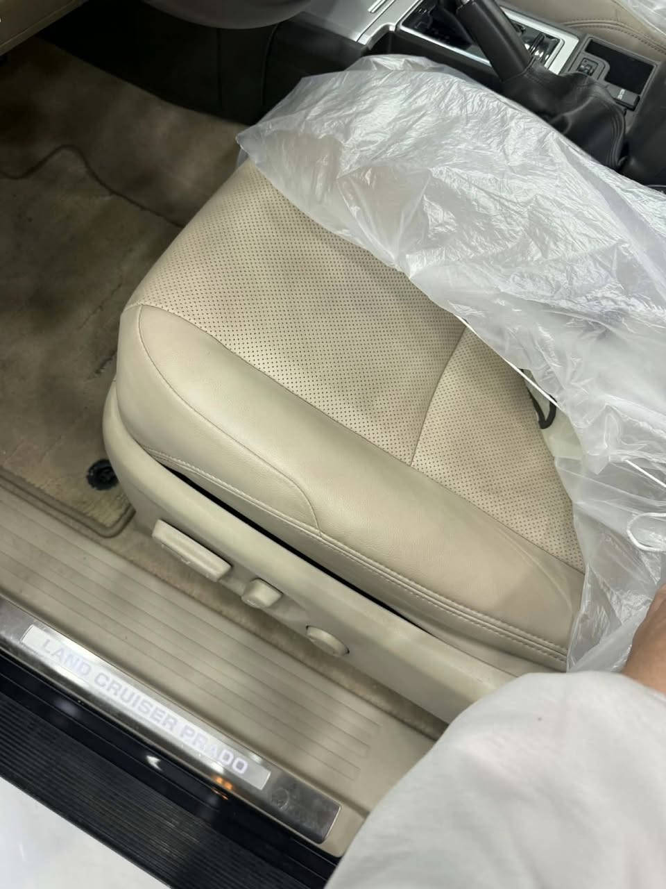 برادو Vx 2023ممشى السيارة/ 55 الف كيلو حقيقي
مكفولة من الصبغ والبارد والفتح والدبل كوت ومغلفة ppf
السيارة فول وv6
السعر 465 وبيه مجال مكان الدورة شارع ابو طياره رقم الهاتف ***********///***********
