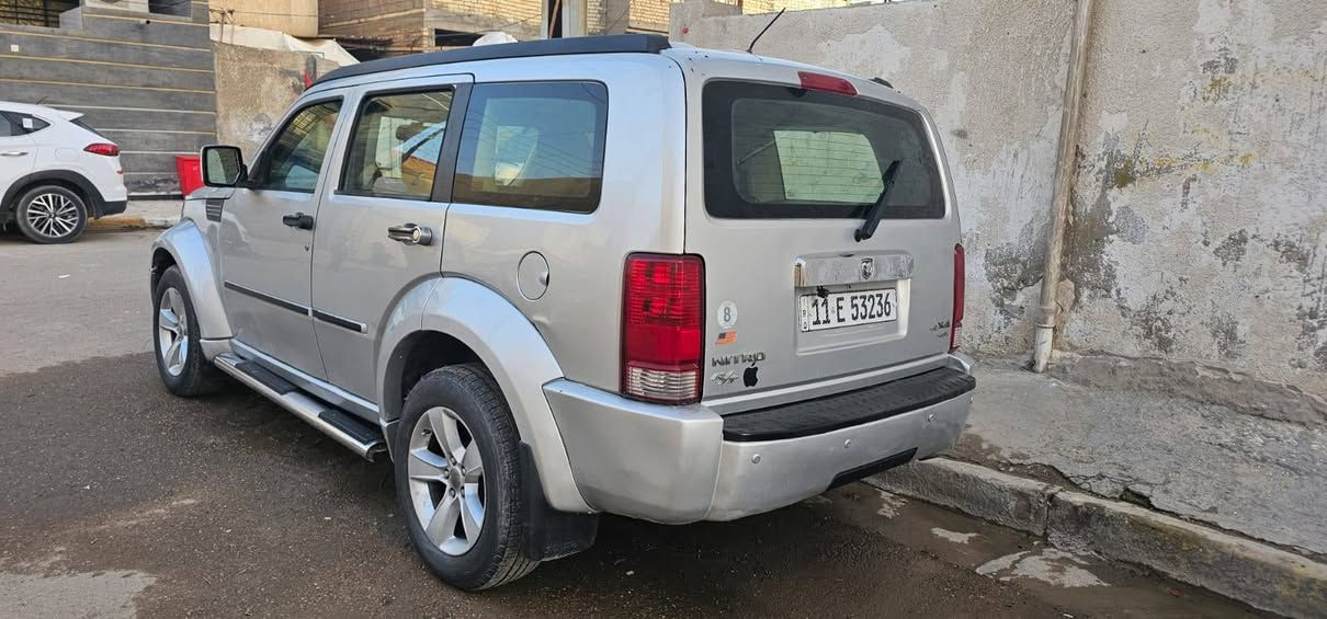 دوج نترو موديل 2007 
 فول موصفات RT 4WD
***********
 بسمي رقم انكليزي حادث جاملق سايق فقط 
وصبغ ربع باب السياق ودعاميات مصبوغه 
 محرك وكير مكفولات 
 شاشه كامره خلفيه تحكم مري 
فتحه سلايت مري شفط 
كشن كهرباء سنتر لوك تخم تاير نضيف
 مابيها نقص بس تبريد منقص غاز
 السعر 75 العنوان بغداد حي البتول للاتصال *********** بغداد, العراق
