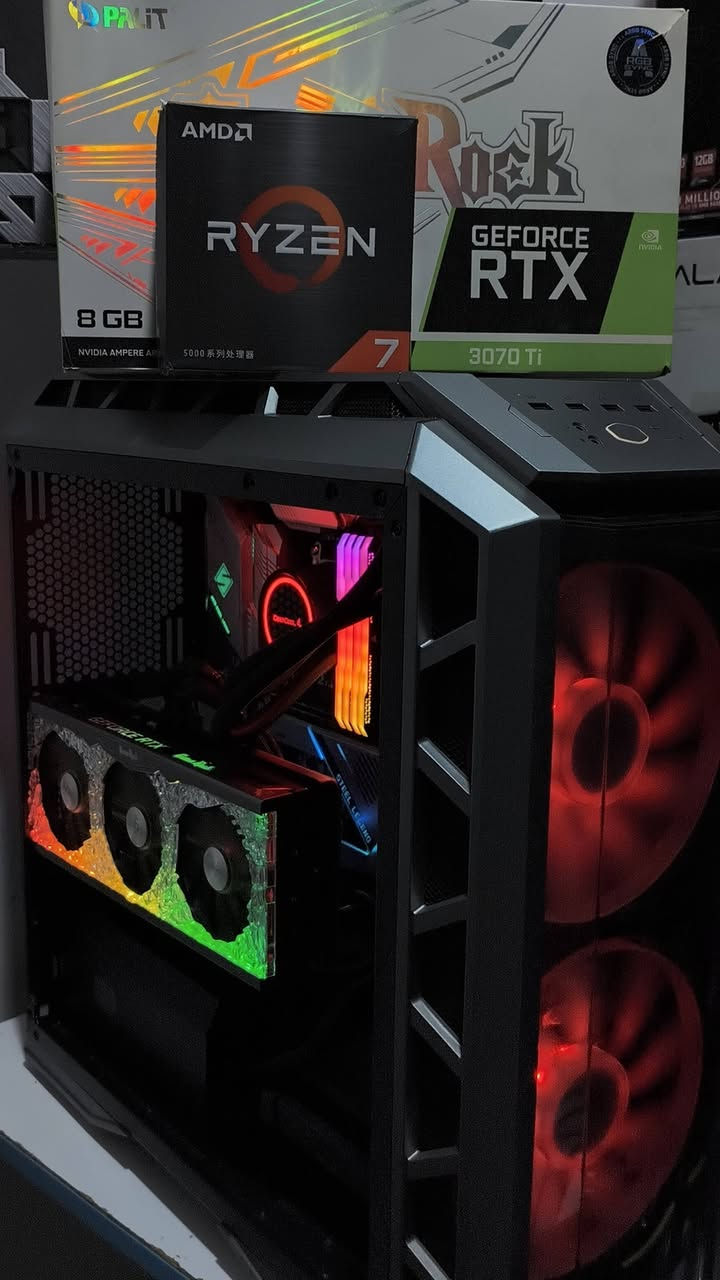 سلام عليكم جبتلكم تجميعه جديد + براندات

معالج: R7 5800X 
مذربورد: X570 asrock 
 رامات:4x8 3600 32 كورسير
كارت شاشة : RTX 3070TI  
التخزين : 512 m.2 
التخزين: 1t hdd
بورسبلاي: كورسير 850 
كيس : كولر ماستر 
عندك كل قطع الي ذكرتهن جديد ونضيف وعندك كارت شاشه ممفتوح شرط وموجود كاتونات قطع وقطع كلهن براندات قويه 

سعر 1370 الف
رقمي وتساب 
***********
ادمن 🌹
