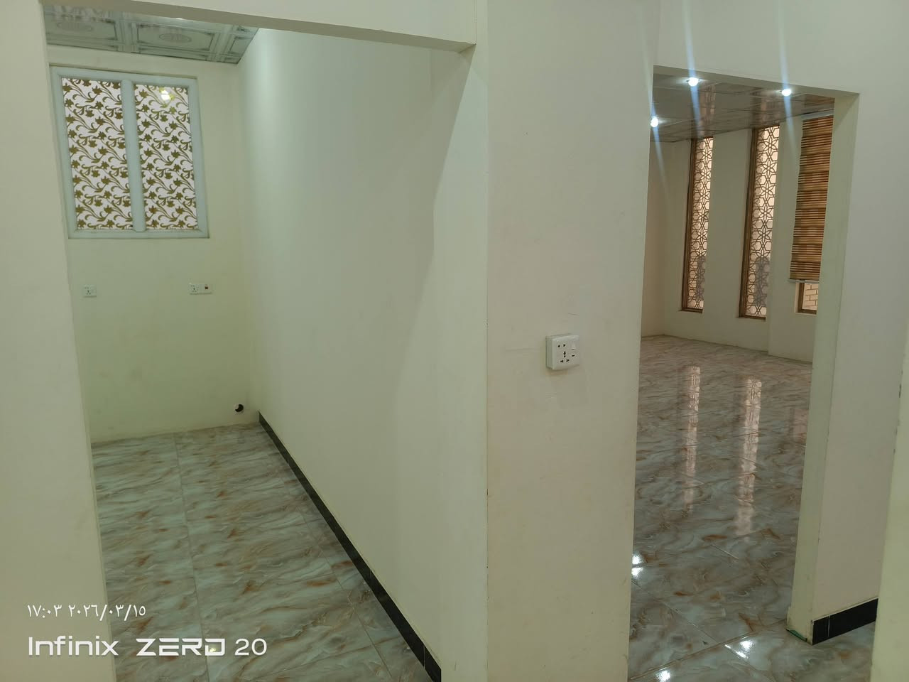 قاعة طابق ثالث للإيجار 
( 3 غرف وصالة كبيرة ومطبخ وحمام).
الاجبيرية الأولى عمارة الأندلس مجاور شركة النسق للاتصالات 
ه‍/***********
