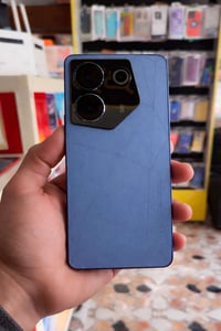 كامون ٢٠ برو • ٨ جيجا رام • ٢٥٦ جيجا