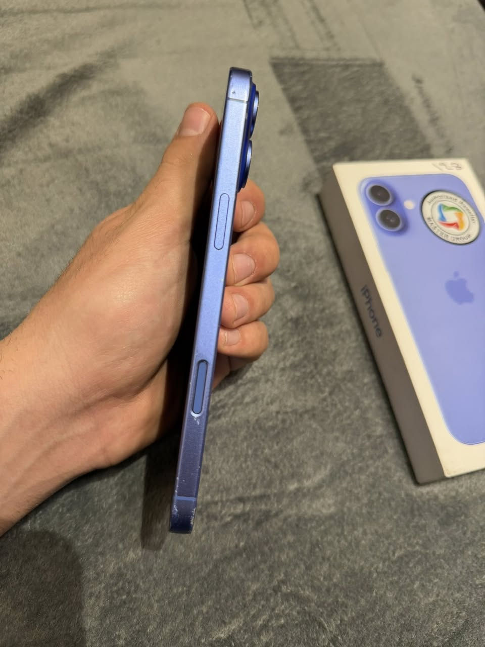 السلام عليكم iphone16 plus 128G الجهاز ماستر ممفتوح السعر 800,000 بغداد حي العدل ***********
