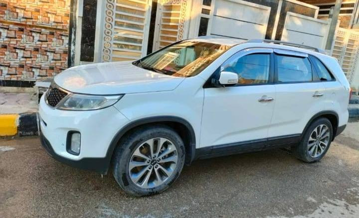 سلام عليكم جميعا
سياره سورنتو مديل 2014 مكفوله عامه ٣ قطع تبريد ٦سلندر رقم صلاح الدين تحويل مباشر سياره خير من الله واذ مراوس مديل ١٩ او ٢٠ نتراهم ع مراوس حسب القناعه 
السعر ١٨٥ وبيها مجال الطيبين رقم مبايل ***********
