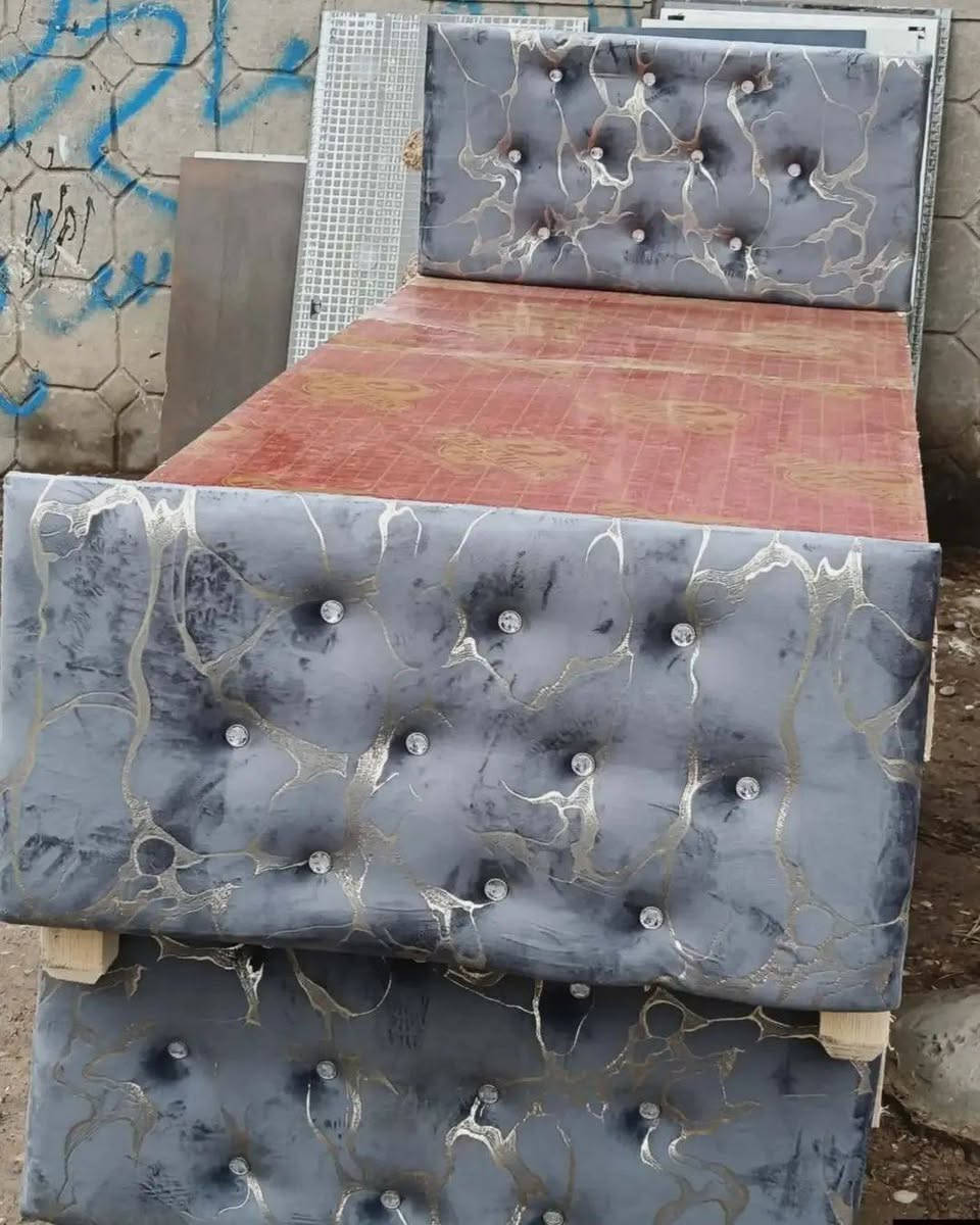 تخت نفر جديد #السعر50الف متوفر توصيل.فقط
شرط اذا ما نفس الصوره والمواصفات يرجع 
للحجز


**إذا كنت صاحب هذا الإعلان وتريد حذفه لأي سبب، رجاءا أرسل رسالة إلى الدعم الفني**