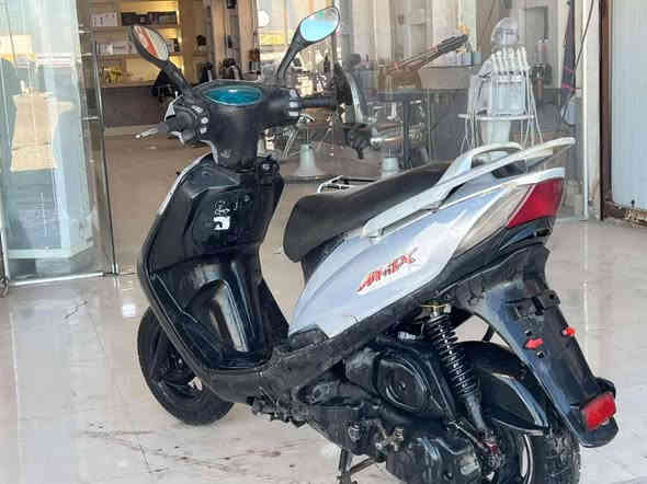 دراجه ماكس نضيفه كلش محركه جديد 
كهربائيات كامله من كلشي اليات زنون ييهه دراجه خير من الله تاخذهه ربع مذب عليهه دراجه مشتغلهه علئ ايدي  مكاني بغداد التاجي سعرها 400 وبيهه مجال ‏‪***********‬‏-/ ***********
