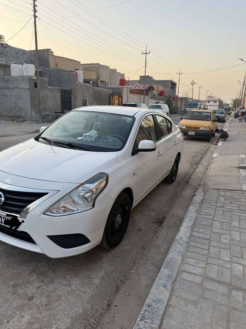 مكاني ابو صخير ***********
نيسان سني ٢٠٢٣ 
ماشيه ٣٣ 
رقم اربيل بأسم شركة 
السياره كفاله بيه بس شخط بالجاملغ الخلفي الايمن
ورصعه بالباب ما تبين 
السعر ١١٨ وبيه مجال
