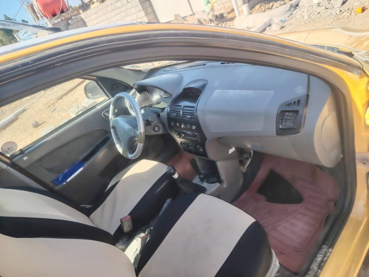 سلام عليكم سيارة طيبة البيع موديل 16 مكفواله كفاله كير. مكينة مكفولات. سيارة. جاهزة ماناقصه اي شي رقم واسط مشروع وطني هيه وغرامات مصفر سنوية 28 مكان سيارة كوت مركز مدينة سعر 45 وبيه مجال  يتصل ***********
