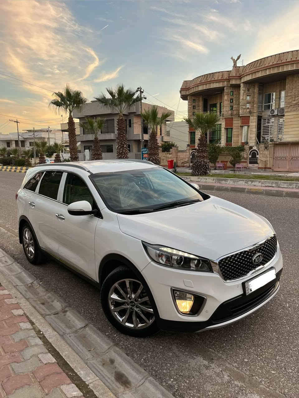 كيا سورينتو للبيع  خليجيه
موديل 2017 
محرك 6V 3.5 
ماشي KM 120 الف 
كلين تايتل 
فول موصفات 
خليجيه شاشه عربي مفتاحتين 
بصمه مع  تثبيت سرعه 
صندوق  كهرباء 
٣ قطعه تبريد
حساسات اماميه  خلفيه 
كراسي كهرباء
تحكمات  ستيرن 
٧ راكب 
مري شفط 
 صيانه كامل 
بطاقه البنزين
رقم اربيل 
 عنوان كركوك 
سعر 234 $ مجال 
الهتف ***********

