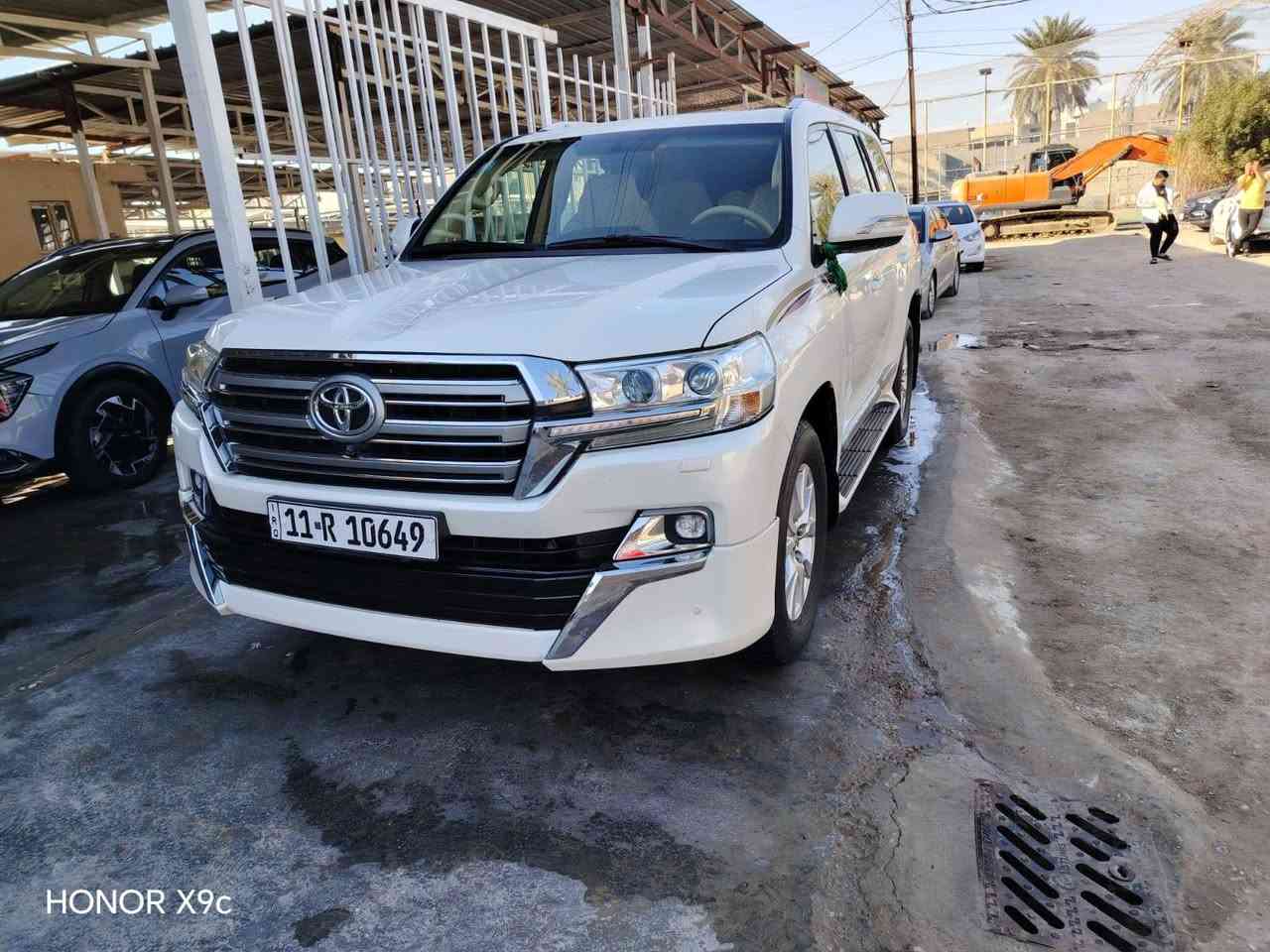 السلام عليكم 

لاندكروز موديل 17 فول مواصفات رقم بغداد انكليزي تخم تاير  لايت زنون فتحه سقفيه مري شفط تشغيل عن بعد كشن كهربائي كامرات محيطيه حساسات اماميه وخلفيه وباقي المواصفات معروفه للستفسار اتصل على الرقم ***********أو‏‪***********‬‏
مكان السيارة بابل مشروع المسيب
