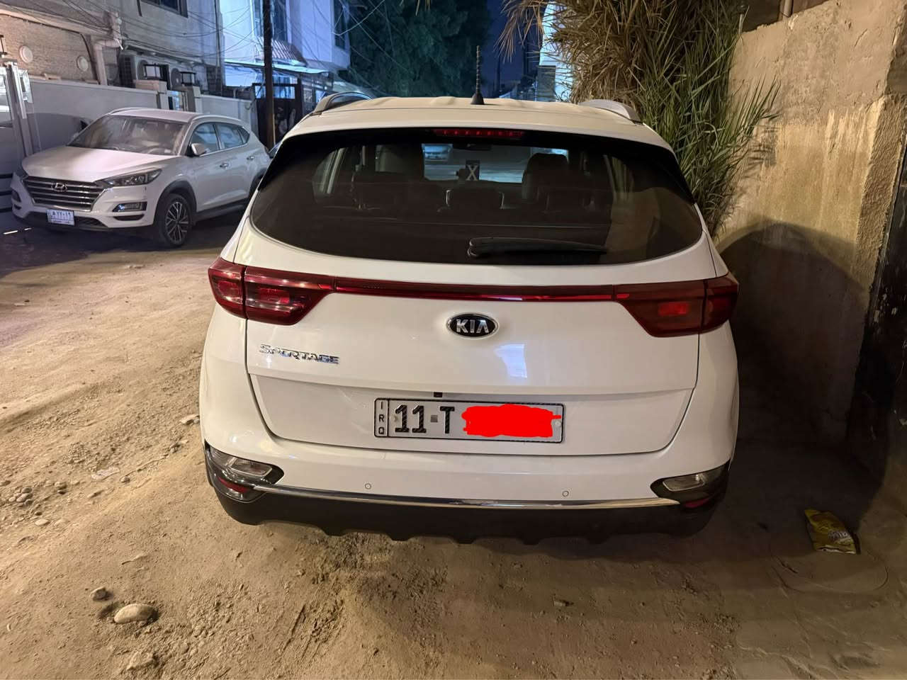 كيا سبورتج موديل ٢٠٢٠ كير ومحرك مكفول
مواصفات ستاندرد
شاد الها كامرا متحركة وشاشة بلادية
تخم تايرات جديد قبل شهر شديته
دهن وفلاتر قبل شهر بدلته
سيارة ماشية ٢٦١١٣ قابل للزيادة 
السيارة باسم الاهل مكفولة من الضربة و الصبغ
خليجية من الشركة الدولية ماخذيها زيرو بوقتها
سبير السيارة مانازل

السعر ٢١،٥٠٠$ 
يعني ٣٢،٥٠٠،٠٠٠ مليون دينار بغداد, العراق


**إذا كنت صاحب هذا الإعلان وتريد حذفه لأي سبب، رجاءا أرسل رسالة إلى الدعم الفني**