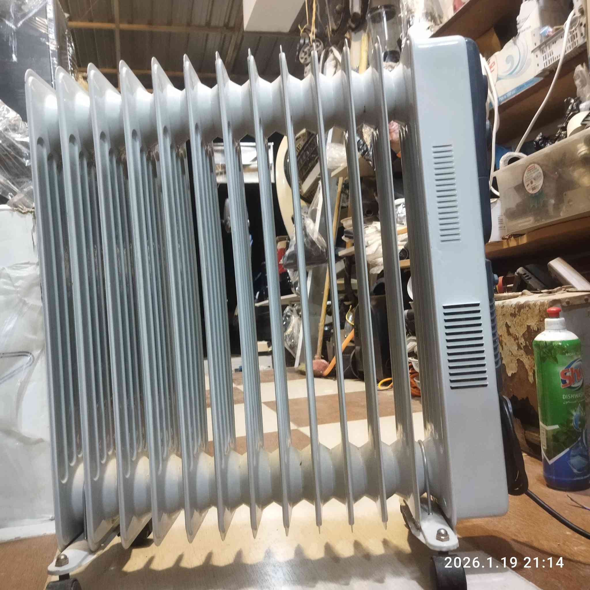 صوبه زيتي حجم كبير 13خانه ماركه جنيرال 2سرعه بيها اوتماتيك تحكم في درجة الحرارة وبيها ڤان تدفئه  شغاله شرط الفحص مستعمل قليل نضافه كما موضح بالصورة السعر 50 عنواني اربيل داره توو يوجد توصيل داخل اربيل فقط حسب المناطق


**إذا كنت صاحب هذا الإعلان وتريد حذفه لأي سبب، رجاءا أرسل رسالة إلى الدعم الفني**