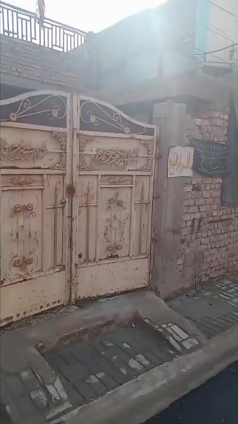 اسلام عليكم بيت للبيع في مدينه الصدر حي طارق الوسط قرب مدرسة 15شعبان مساحه120متر خدمات كامله الاستفسار ***********
