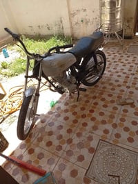 كلك سعره 225 نضيفه كلش محركه شلعه ونضافة نجف مكاني 07812182515