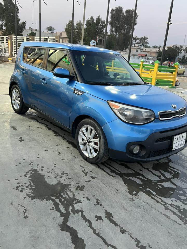 كيا صول موديل 2019 لون بحري فئة EX السياره فول عدا الفتحة والبصمه هيترات كشت هيترات سترين فول تحكمات 
مكينة 2000GDI الساره رقم اربيل حادث سياره جاملغ وبنيد بدون ايرباك السيارة السياره مفتوح ببيها كازكيت ومسوي 
مكان سياره شارع فلسطين او كراده 

للاتصال *********** 
السعر 118 $
