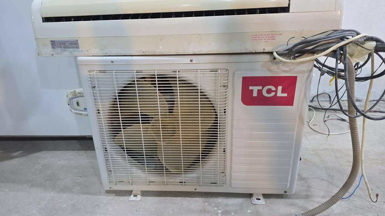 مكيف  2 طن   الحافظ  جديد ما مصلح  غاز شركه  سعر300
سبلت TCL   طن ونص   سعر 250   
***********
