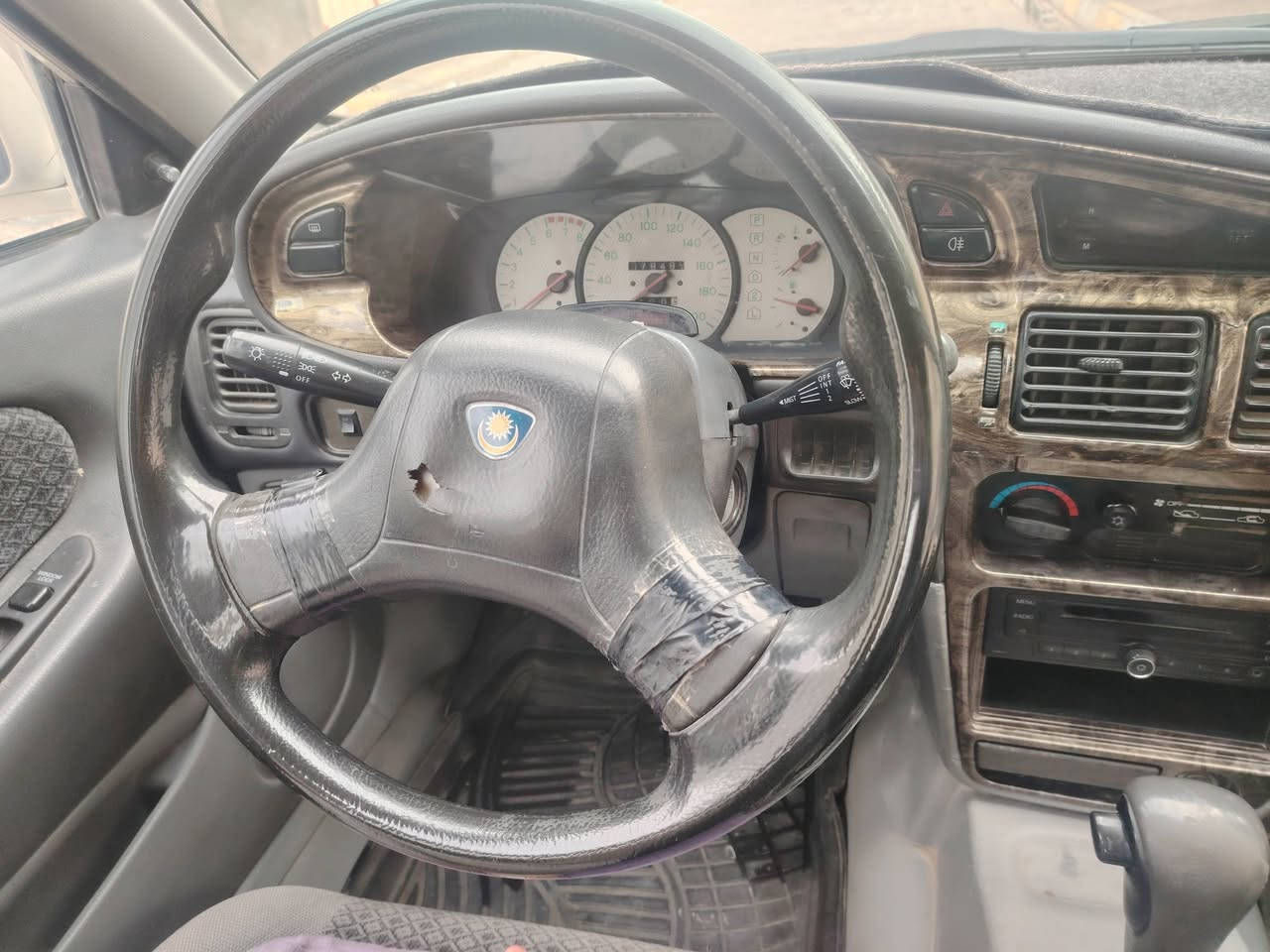 السلام عليكم
بروتون ويرا موديل ٢٠٠٤ كير اوتو رقم بغداد دولي تخم تاير جديد بيه صبغ باب الخلفية ورة السائق الباقي بلاد تبريد شغال سيارة خير من الله
السعر ٥٢ وبيه مجال بسيط
العنوان ديالى بعقوبة بهرز
رقم الهاتف ***********
