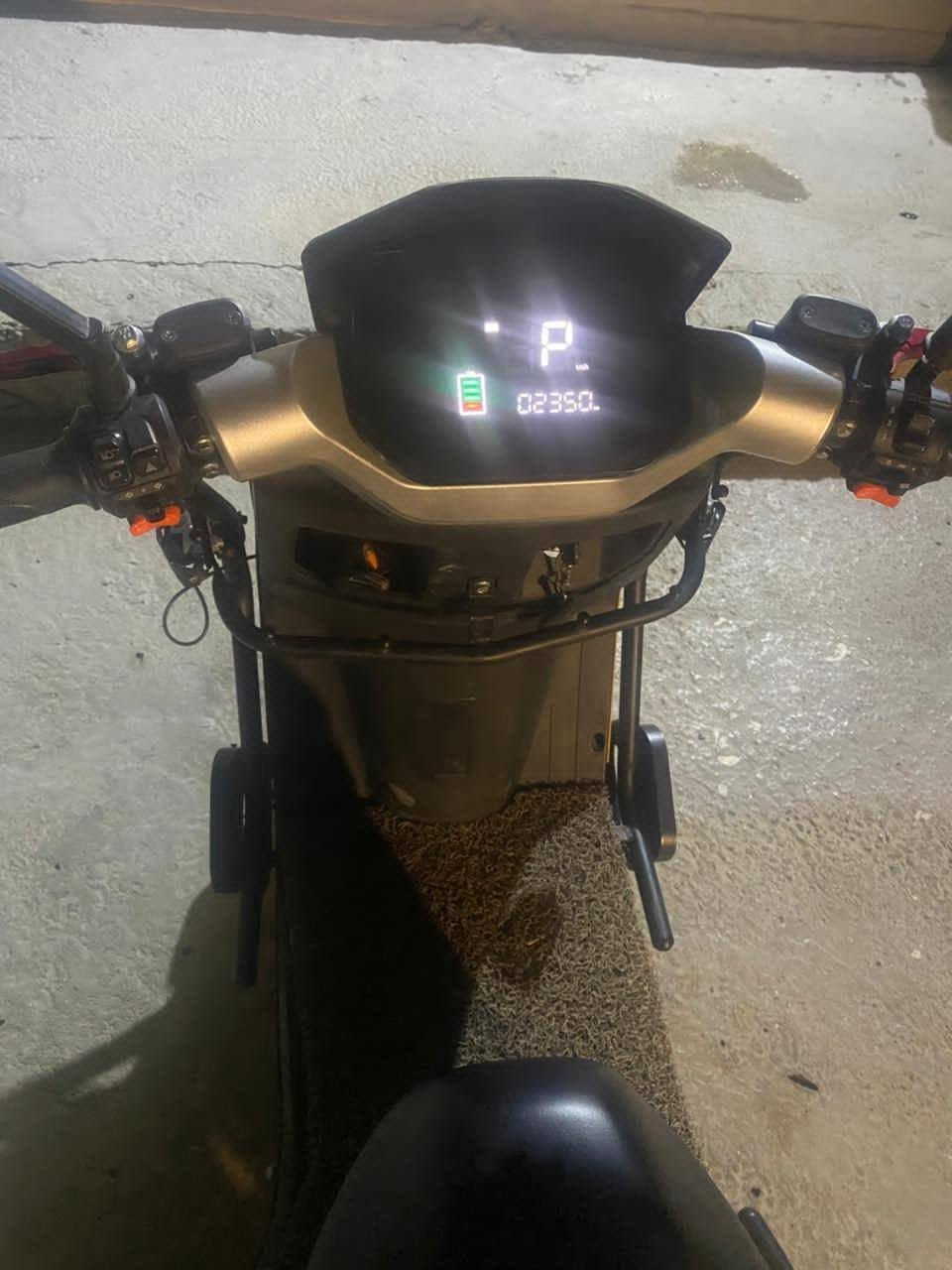 مكلف بلنشر دراجه شحن 6بطاريات للبيع ***********
