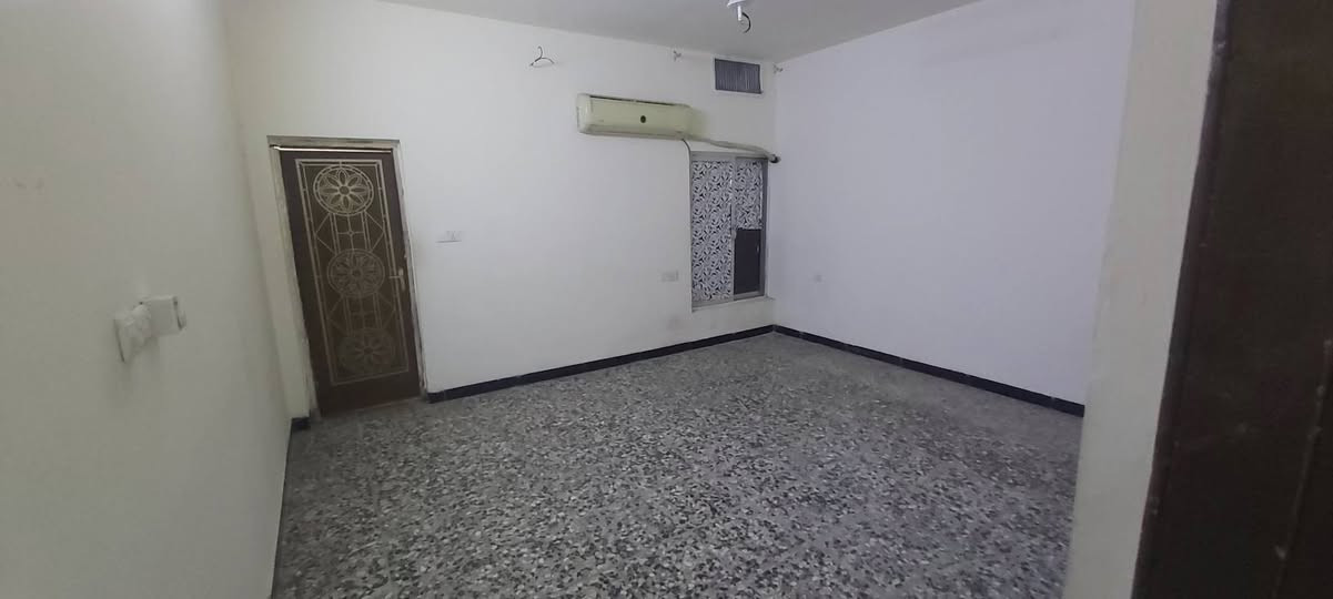 يتوفر مشتمل في الغزاليه شارع مدير الامن قرب مدرسة سامراء يتالف المشتمل من كراج وغرفه نوم كبيرة ومطبخ ستوديو مع غرف المعيشه وصحيات يناسب عائلة صغيرة وبشرط ان يكون المستاجر من سكنه الغزاليه او العامرية او حي الخضراء ولا يتجاوز عدد الافراد 3 
للتواصل مع صاحب العقار ***********
