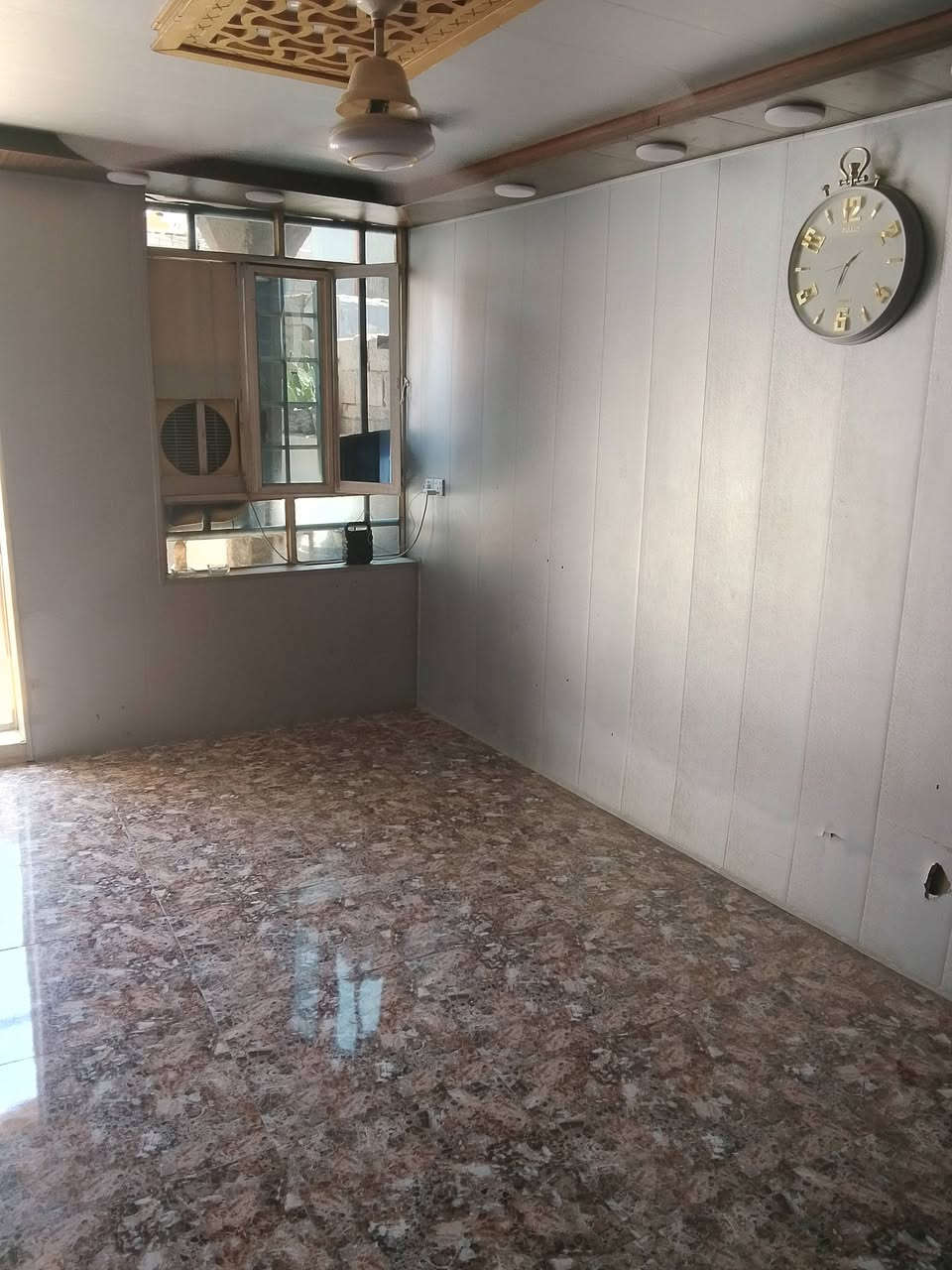 سلام عليكم بيت مساحه 100 يحتوي على غرفه نوم و صاله واستقبال و توليت خارجي وحمام داخلي بوب الشام قرب بيت صدام سرحان. الاستفسار مراجعه صاحب الدار
سلام عليكم بيت مساحه 100 يحتوي على غرفه نوم و صاله واستقبال و توليت خارجي وحمام داخلي بوب الشام قرب بيت صدام سرحان. الاستفسار مراجعه صاحب الدار 

رقم الهاتف: ***********
