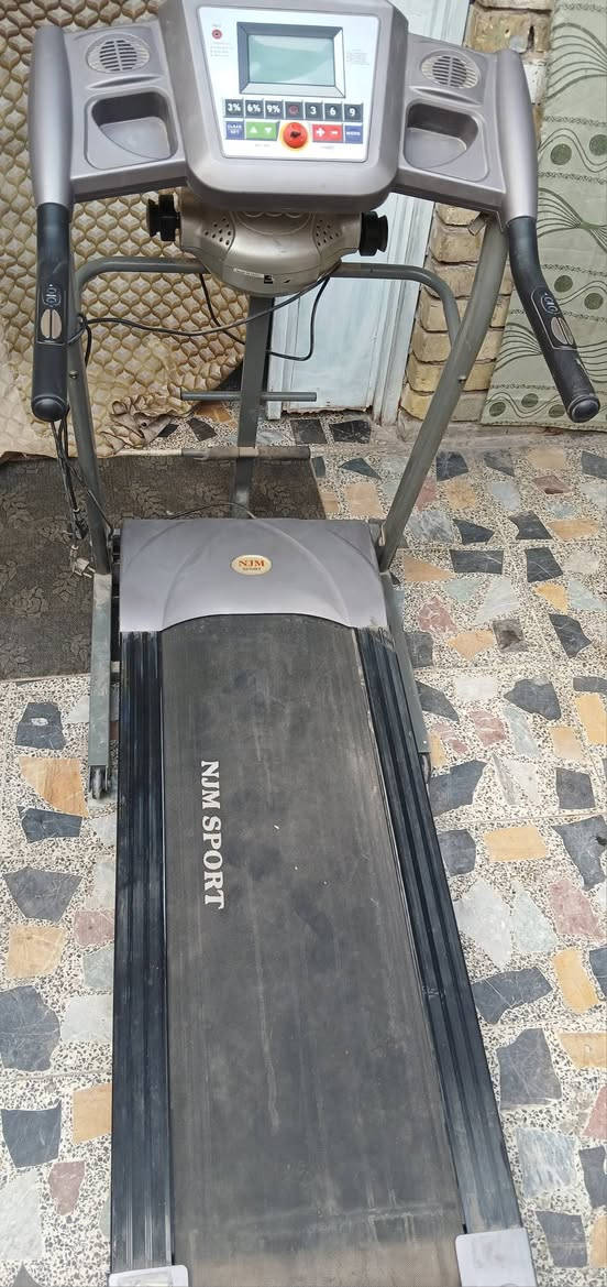 السلام عليكم جهاز رياضي للبيع شغال و سريع سعر 125 قفله ب100 رقم التواصل ***********
