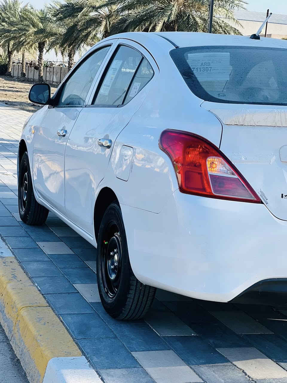 سلام عليكم سياره سني هندي
سياره كير مكينه كهربائيات كفاله 
صدر جديد  تبريد ثلج تدفى شغاله

سياره مديل 2017 سني هندي بليته زركه المرغوبب❗️مو المصري ❗️  

سياره بيهة هلالات جاملغ خلفي صبغ اثر بارد بسيط ودوسه عندي تصور قبل الصبغ وترايك وين متريد 
بيه بوارد بسيطه 

 ورقم اربيل تحولي سنويه ثاني يوم👍

تخم تاير قبل سبوع شاد 

مكاني بغداد  أٌَِٰيٌٍَِٰ ستفسار سعر 94 وبيه مجال بسيط تفاصيل الشراي يتصل عل رقم افضل وبي واتساب 
‭***********
