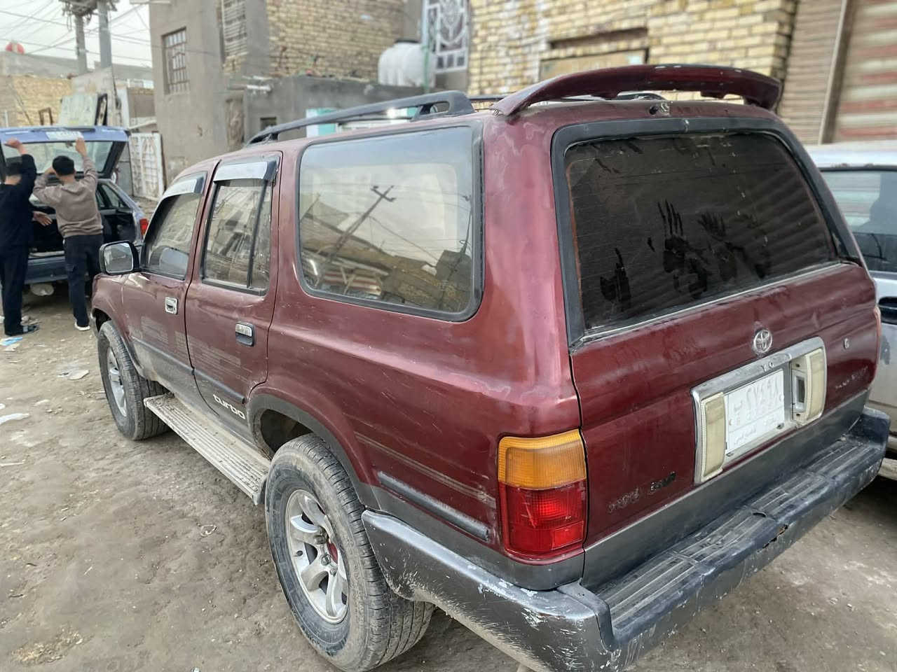 سلام عليكم سيارة 4رنر بلادي يسرئ
 حداديه بلادي شركه ما مفتوح 
  كير أوتوماتيك محرك خير من الله 
  تخم تاير جديد راعيه موجود
السعر 32 ورقة وبيه مجال 
المكان الديوانيه حي العسكري 
للاتصال *********** بي واتساب كذالك
