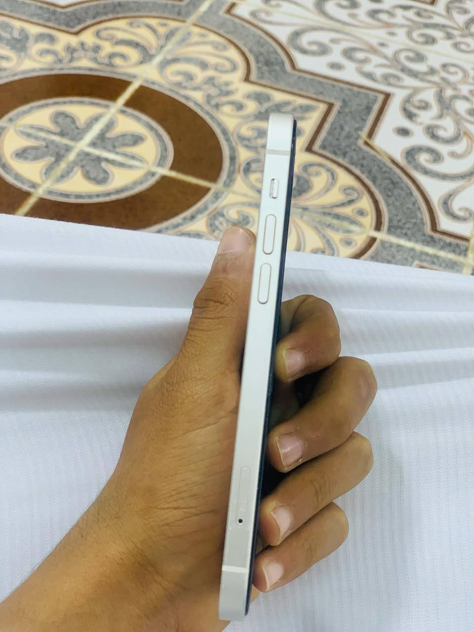 السلام عليكم                                                                      ايفون 12عادي 
ذاكره 128
بطاريه 97بلادي 
دبل سيم كارت 
جهاز كلشي ما مبدل بي ع وضع الشركه 
بيع السعر 325قفل 
لاتصال ***********

