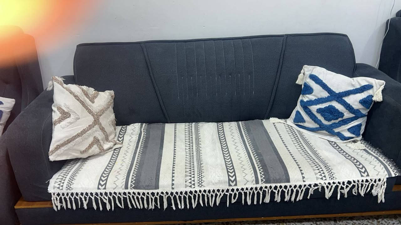 تخم للبيع سعره ٢٠٠ الف وياه بردات سعرهن ٤٠ الف
وميز سعره ٧٥ الف للاستفسار اتصال ع الرقم ***********
