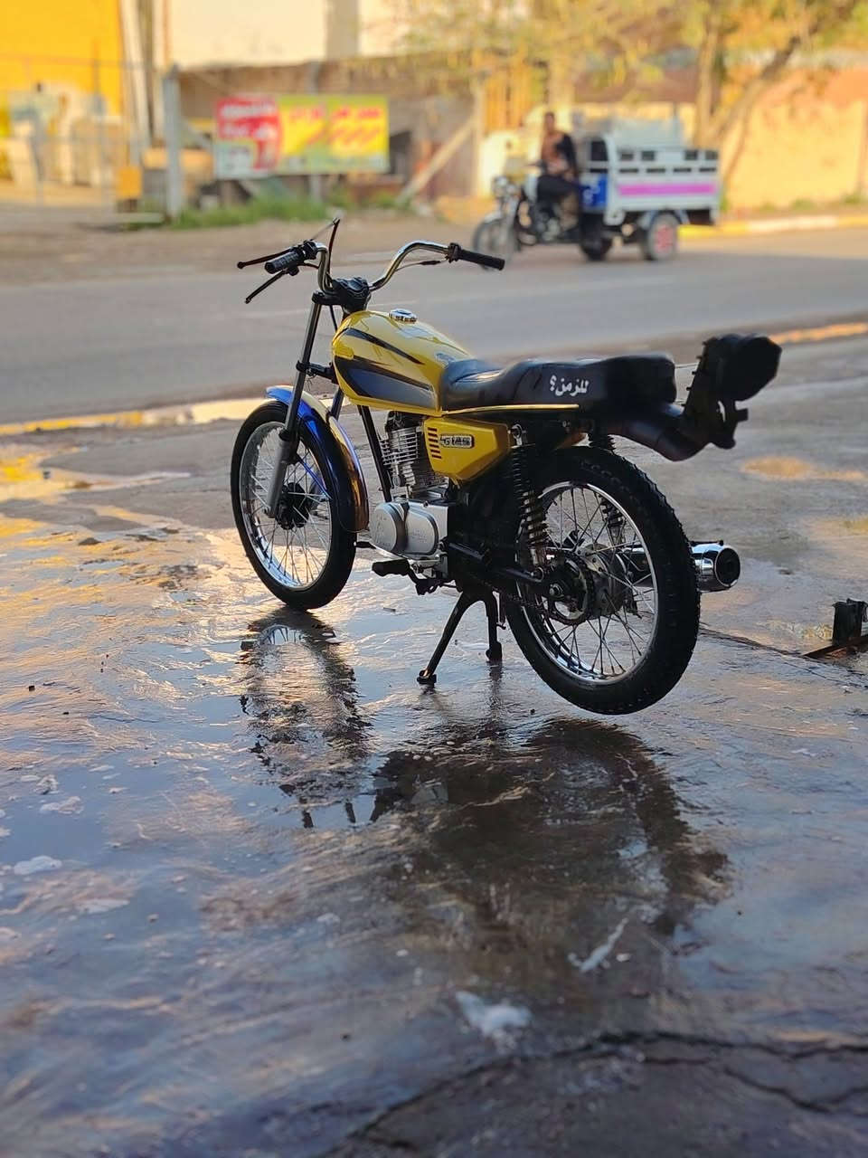 دراجة للبيع
سيجي نامة 
دراجة كلهة أصلي برغي تجاري مابيهة 
صار شهر من تعمرت 
دراجة أوراق أصولي 
سعر مليون و بيهة مجال
رقمي ***********
مراوس هم عادي مكاني ديالى بعقوبة
