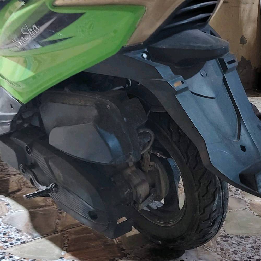 السلأم عليك دراجه للبيع جامبو صيني
الدراجه خير من الله نضيفه كفالة محرك او كهربائيات محركها ناعم ما بي قطره مال صوت الدراجه حالياً طافيه الكتف عطلان او كعد الباتري ويا بس بدل كتف تشتغل الدراجه
بيها اسويج او بصمه
تشتغل دبل اشاره او عالي او ناصي قوي
كفرات اشويه تعبانه يرادلهن تعديل دراجه قويه
مكاني كوت عزه جديده
السعر  450 بيها مجال  اتصل*********** الدراجه زينه او نضيفه بس محتاج لو ما محتاج ما ابيعها