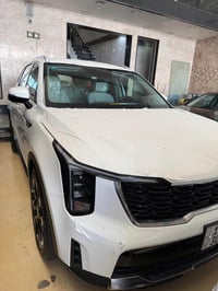 للبيع كيا سورنتو 2025 اخت الزيرو ماشية 1800 كم فول مواصفات 6 سلندر ارب...