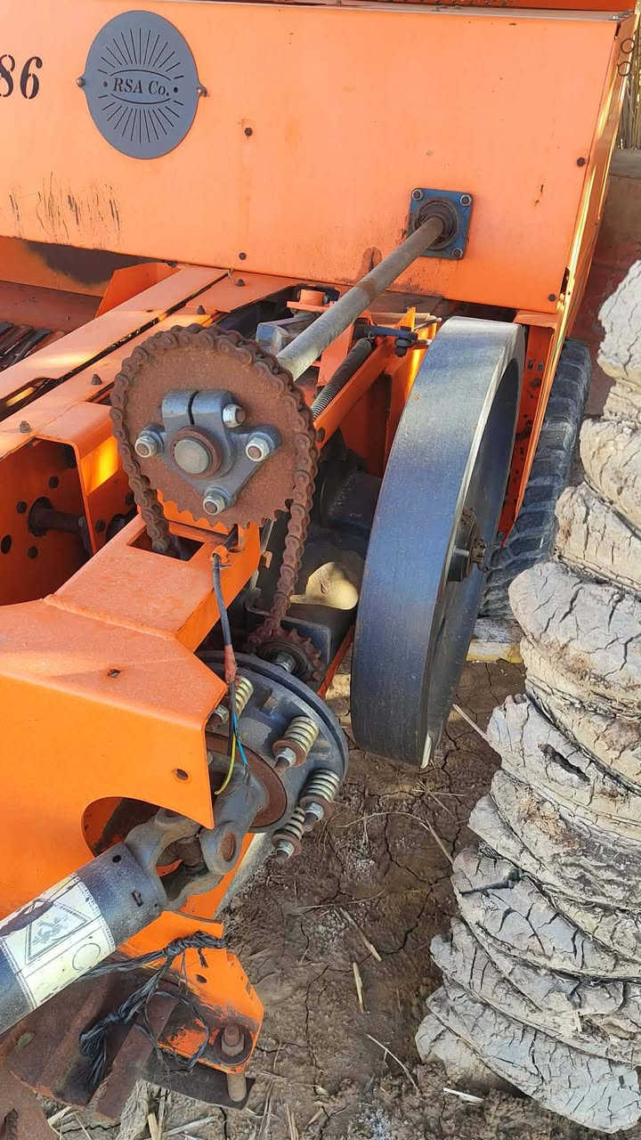 مكلف بل نشر
سلام عليكم  كابسه ايراني
للبيع مديل.23  كابسه نضيفه شرط مكفوله  من كلشي مشتغله موسم واحد ونباعت مكينته وضلت 
وهاذ رقم صاحبه. ***********
