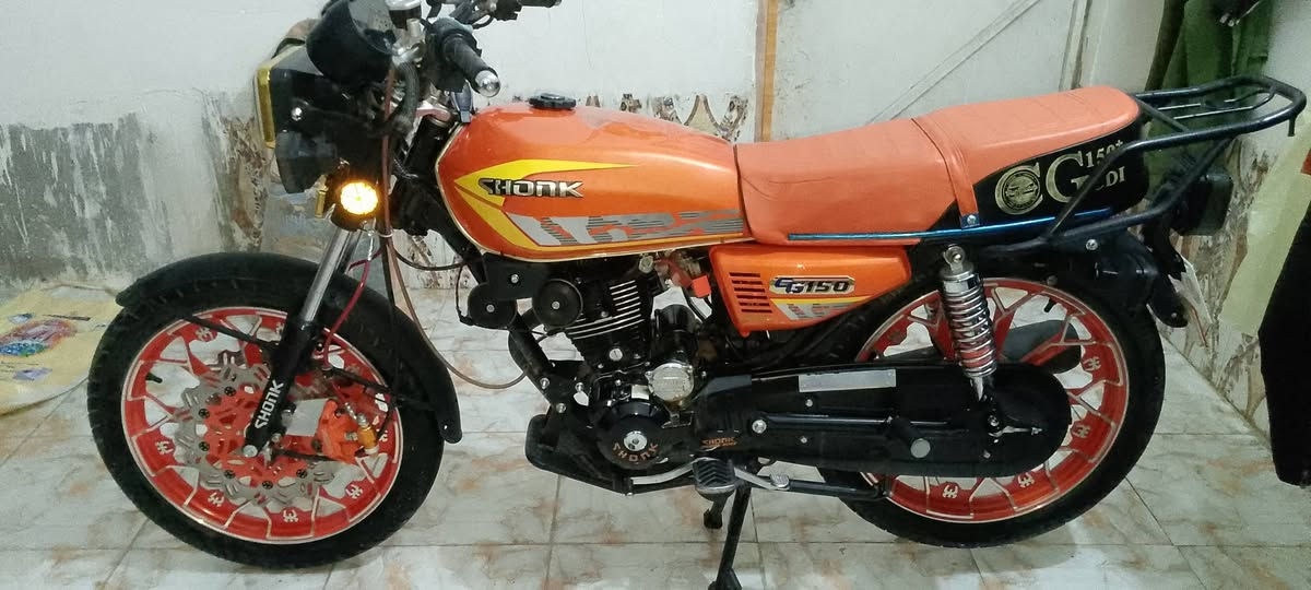 السلام عليكم  
دراجه سونك موديل 2025.لون مميز اوراق كامله دراجه كارتون صارلها شهر من طالعه من الوكيل دراجه محفوضه. برغي مامفتوح بيها دبل دسك تشغيل عن بعد بلوتوث   3 سويج بصمات تشغيل عدد 2.  مكينه cm200.    دراجه بحاله الزيروو علما الصور مو واضحه. الاستفسار. ***********
