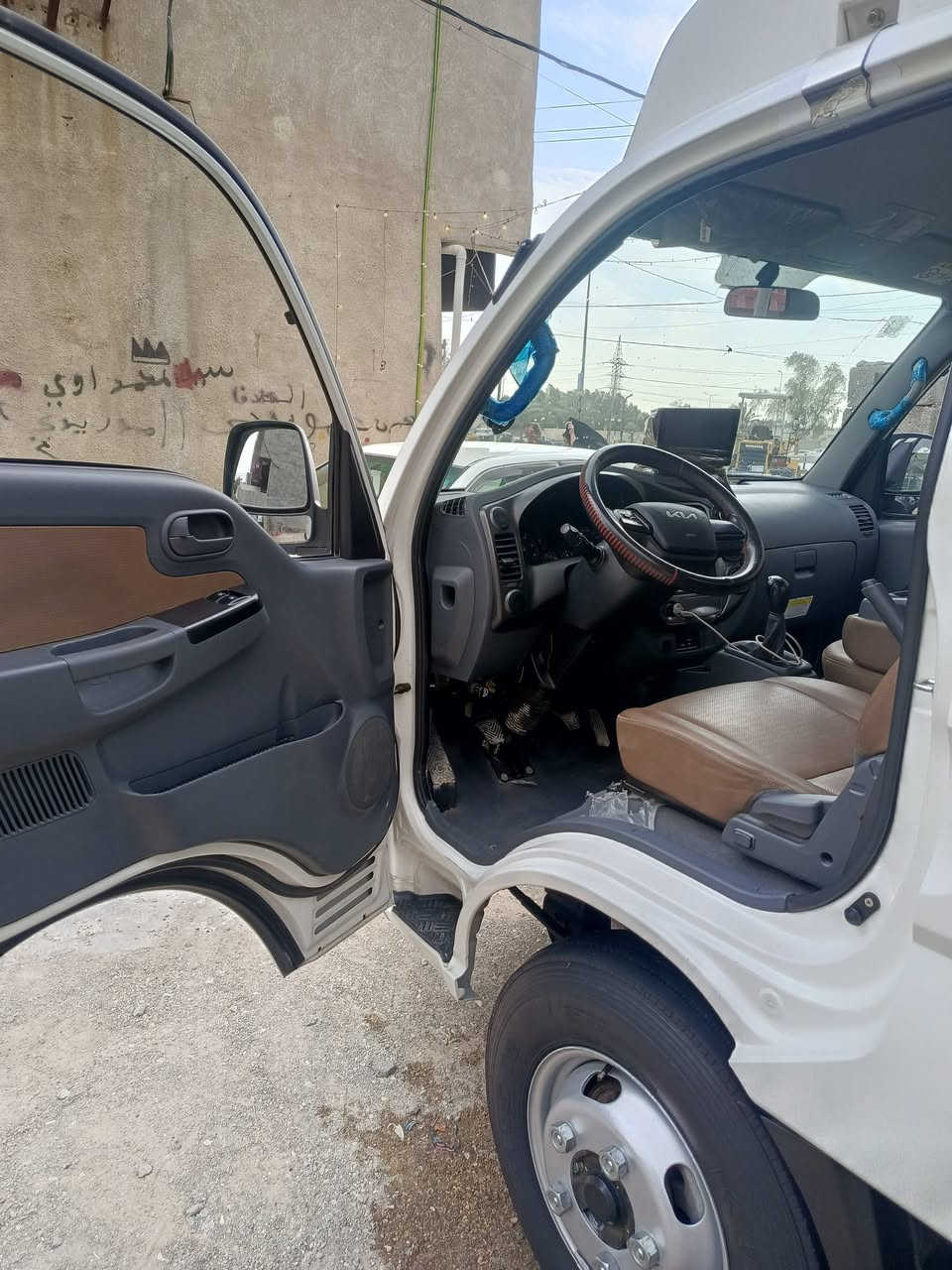 السلام عليكم كيا فحل للبيع موديل 2022 ماشية هلكد مثل البلصورة حقيقي كفالة عامة  رقم بغداد بسمي السيارة تحويل ثاني يوم مكاني المدينة *********** الرقم متوفر بيه واتساب
