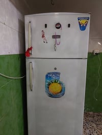 ثلاجه باب الاول الاصلي شغاله ثلج حجمه جبير بلادي شركه مابيه اي عطل شرط...