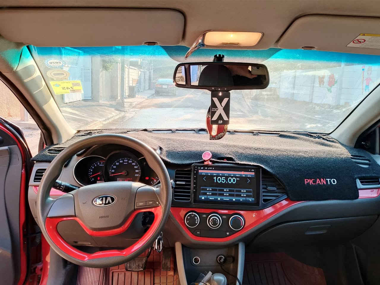 سلام عليكم كيا بيكانتو 2015
محرك 4 سلندر 1400 مرغوب
حدادية صدر مكفول 
خالية من الصبغ
 رواج في الهلال الخلفي من جهة الراكب 
تبريد ممتاز
سيارة نظيفة 
تخم تاير جديد
رقم سليمانية هزة جديدة 
بأسمي تحويل مباشر أو وكالة 
ماشية 72 ألف 
السعر 92 ورقة وبيهة مجال

مكاني بغداد السيدية/حي الأعلام 
الرقم *********** متواجد فقط عليه
