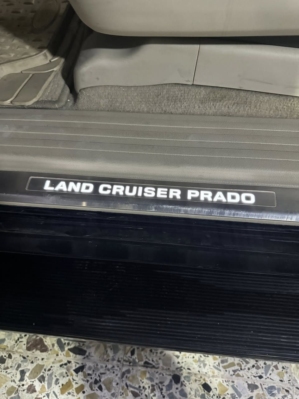 سلام عليكم برادو vxاعلا فاه بالبرادو فول وكالت ساز باب الأول 
رقم السياره بغداد
خمس كامرات 
موديل 2019
ماشيه65000كيلو
الصف الثالث تحكم كهربا
مواصفات vx معروف 
للاستفسار الاتصال ***********
***********
مكاني بغداد الامين الثانيه
